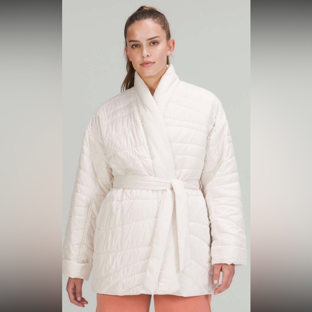 Like new lululemon insulated wrap